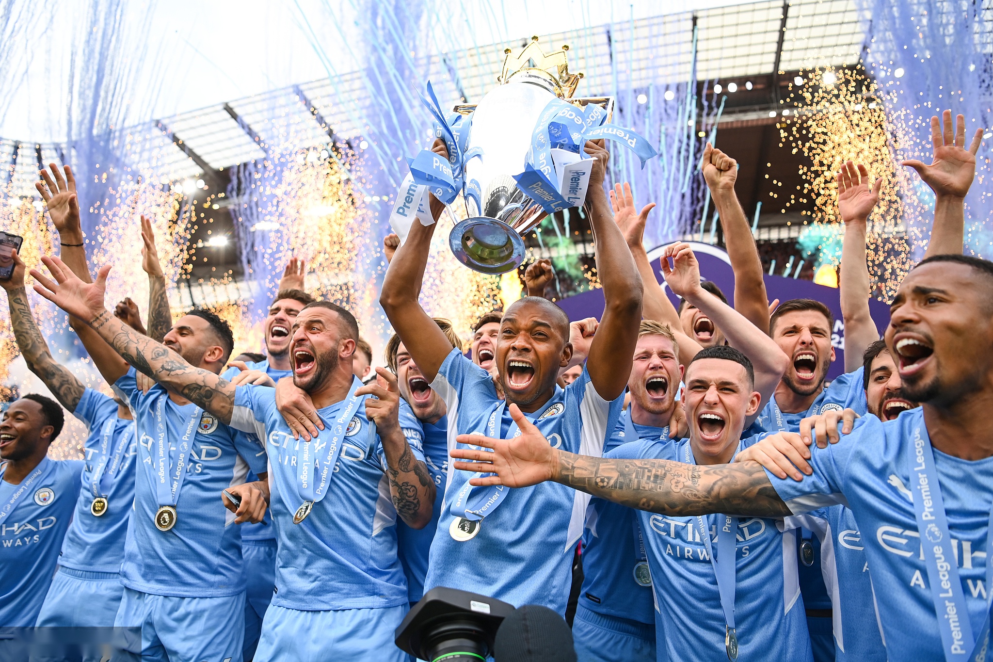 的直接参与 的直接参与