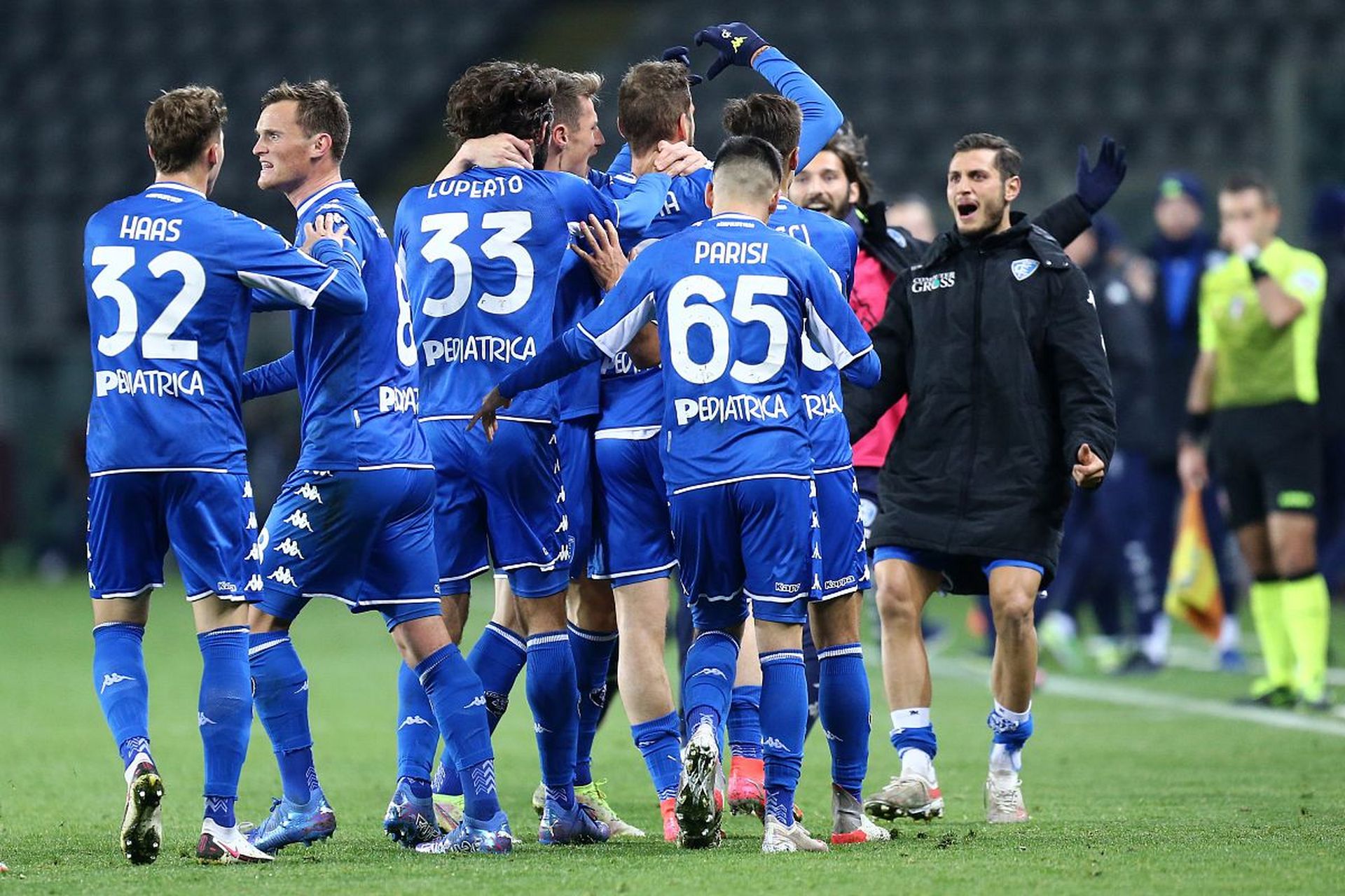 其巨大的 其巨大的